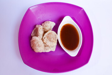 Cireng or aci is fried a food made from tapioca flour with a chewy texture and enjoyed using rujak seasoning