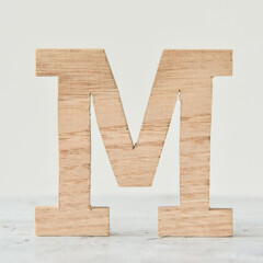 木製アルファベットM
