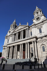 Obraz premium Facade of the famous St. Paul's Cathedral in the center of London