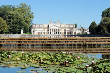 Fototapeta premium The pond of Villa Pisani at Stra