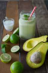 avocado smoothie with lime
