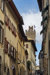 Fototapeta na wymiar Via San Francesco in the old town of Arezzo, Tuscany, Italy