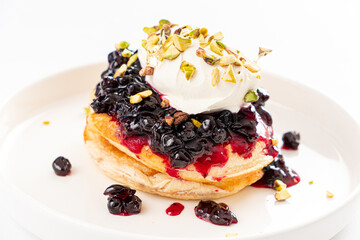 pancakes with jam and nuts