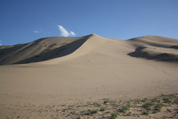 Fototapeta na wymiar Sand dunes in the vast Gobi Desert, Mongolia. 