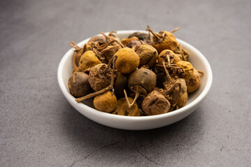 Ayurvedic Choti Kateli also known as Kantkari or Solanum Surattense dried and powder form