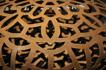 Luz a través de elementos moldeados.