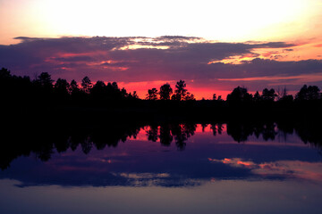 Obraz premium Zachód nad jeziorem
