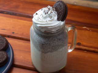 milkshake with oreo