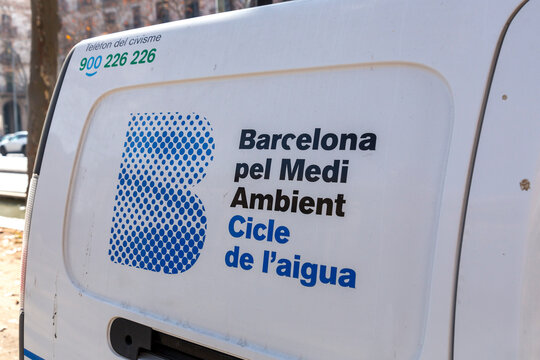 Logo of Barcelona pel Medi Ambienti, meaning Barcelona for the environment in Catalan, municipal car of water circle services