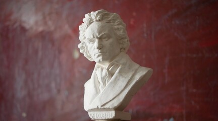 sculpture of Beethoven