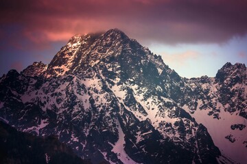 Widok na Tatry Wysokie o poranku z Rusinowej Polany © Michal45