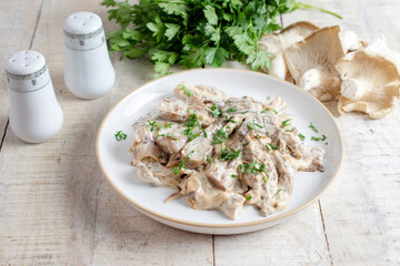 Oyster Mushrooms with Cream Sauce