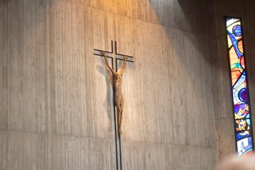 Jesucristo crucificado en una iglesia