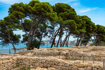 Site archéologique des ruines d'Empuries (Empúries en catalan) : port antique gréco-romain, situé sur la commune de L'Escala, près de Gérone, en Catalogne (Espagne). - 525425128