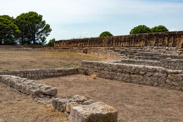 Site archéologique des ruines d'Empuries (Empúries en catalan) : port antique gréco-romain, situé sur la commune de L'Escala, près de Gérone, en Catalogne (Espagne). - 525425700
