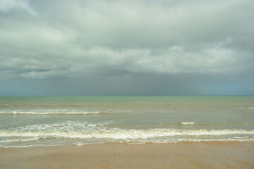 Fototapeta na wymiar Storm and beach