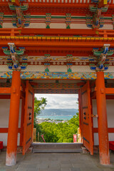 紀州東照宮の楼門から見た和歌浦の景色