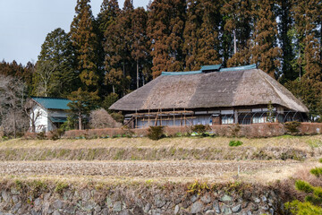 古民家の茅葺屋根
