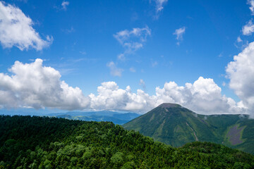 Fototapeta premium 夏の八ヶ岳 北横岳から蓼科山をのぞむ