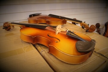 Fototapeta premium Violin in repair