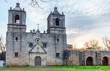 Fototapeta na wymiar Old historic Spanish Mission Concepcion in San Antonio Texas during sunrise