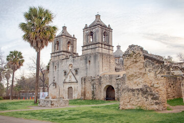Fototapeta na wymiar Old historic Spanish Mission Concepcion in San Antonio Texas during sunrise