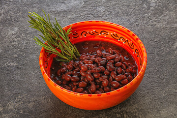 Vegan cuisine - black kidney in the bowl