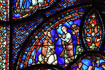 vitrail sur la fa&ccedil;ade sud de la cath&eacute;drale de Chartres (France)