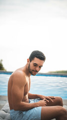 joven disfutando de sus vacaciones de verano