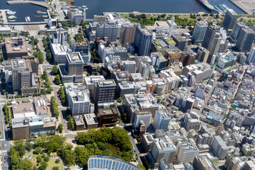 横浜市中区日本大通付近を空撮