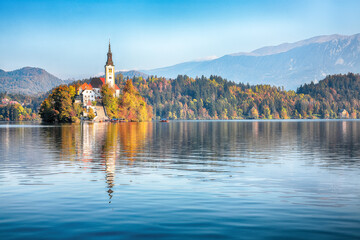 Fototapeta na wymiar Splendid sunny day view of popular tourist destination Bled lake.
