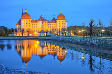 Fototapeta na wymiar Breathtaking view of Moritzburg Castle near Dresden.