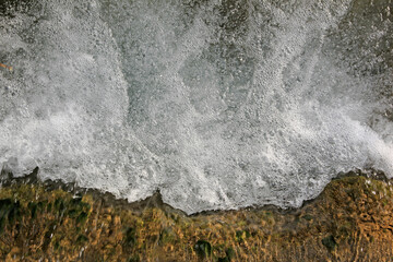 Wasser eines Baches