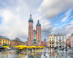 Fototapeta premium Astonishing cityscape of Krakow with St. Mary's Basilica on Main Square.