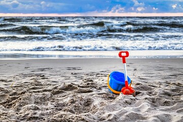 Zabawki na plaży. Stegna. Mozrze Bałtyckie.