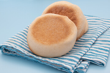 plusieurs muffins nature en gros plan
