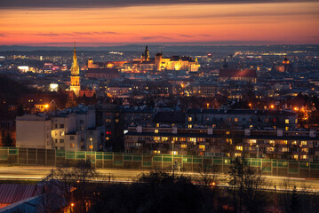 View from the Krakus Mound to the Wawel Castle, the market square and the entire city. Wiosenny...