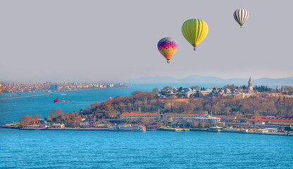 Hot air balloon flying over the Topkapi palace - Istanbul, Turkey