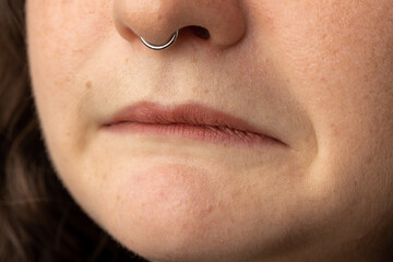 Obraz premium Close up of young woman with a worried expression