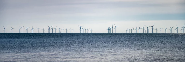 Selbstklebende Fototapeten Banner Windkraft Windpark im Meer © Tom Bayer