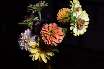 bouquet of flowers - 525689144