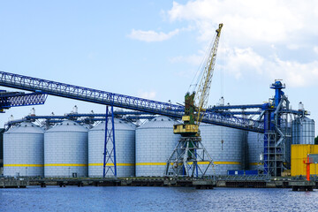 Fototapeta na wymiar Versatile grain terminal in the port for transfer large range and amount of agricultural products