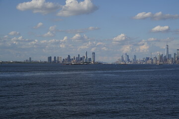 Obraz premium Beutiful day in New York, landscape sea view