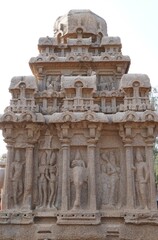 Obraz premium Rock cut ancient temple in Mahabalipuram, Tamilnadu. Indian architecture of monolithic historical temple. Historical heritage site in India.