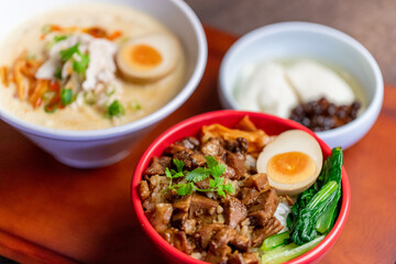 台湾満足セット魯肉飯（ルーローファン）