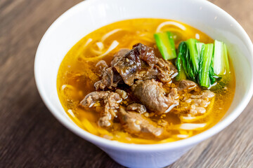 台湾の肉うどん、牛肉麺（ニューローメン）