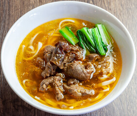 台湾の肉うどん、牛肉麺（ニューローメン）