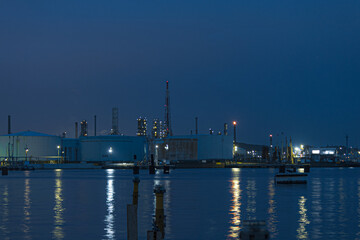 Obraz premium 工場夜景横浜根岸