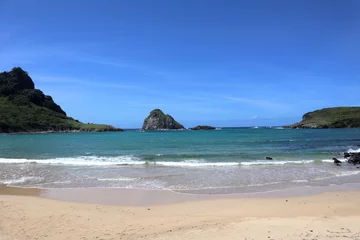 Foto op Plexiglas Baia do Sancho, Fernando de Noronha Perfecte golven, Cacimba-strand, Fernando de Noronha-eiland, Brazilië