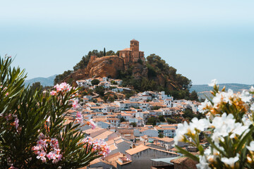 Vistas del pueblo Monte Frío, situado en la parte septentrional de la comarca de Loja. Granada, Andalucía, España - obrazy, fototapety, plakaty